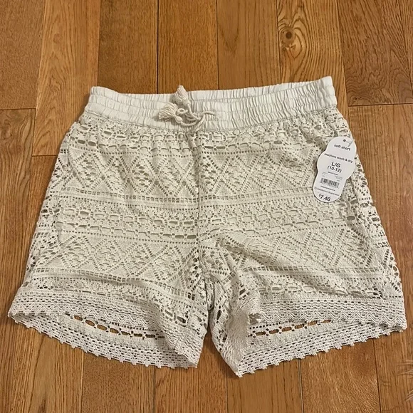 Shorts - Picture 1 of 3